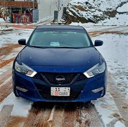 نيسان ماكسيما